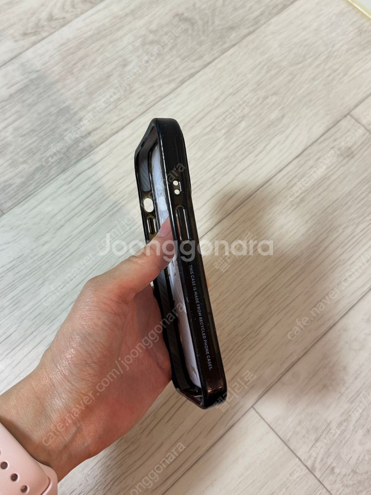 케이스티파이 키티 아이폰15프로 한정판 판매합니다!--2