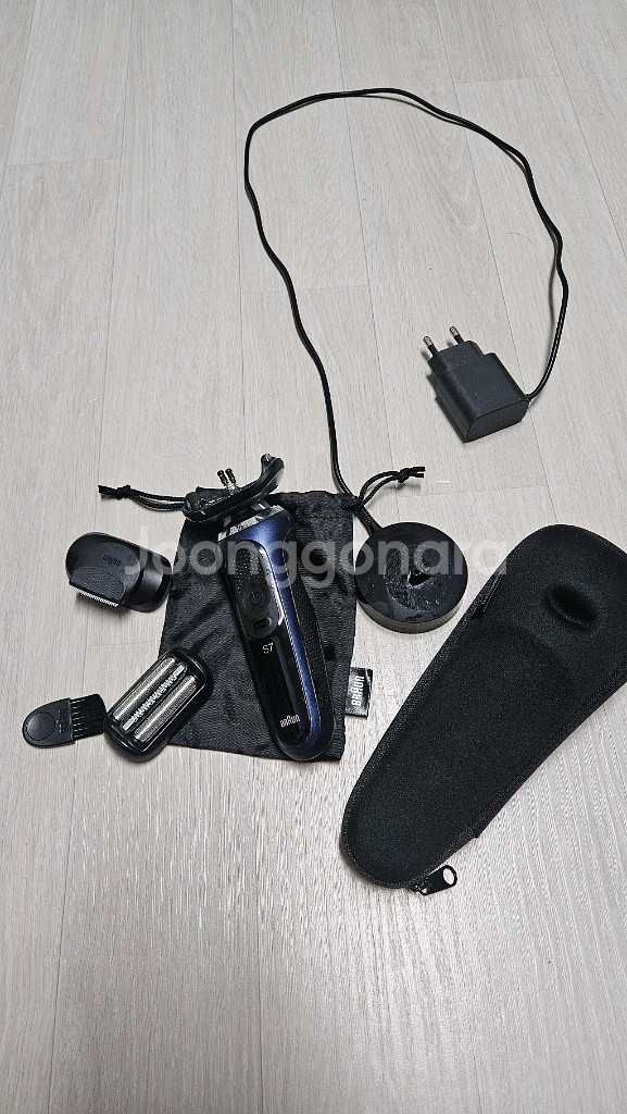 브라운면도기 7 판매합니다 (무료배송)--0