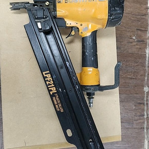 보스티치타정기(네일건)