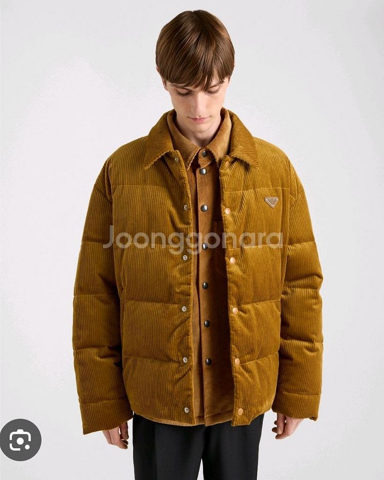 프라다 코듀로이 패딩--0