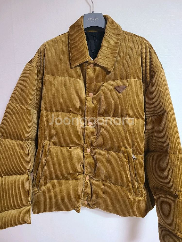 프라다 코듀로이 패딩--1