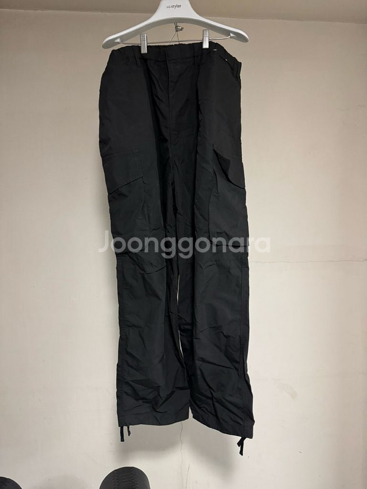 유니클로 U 와이드 파라슈트 카고팬츠 92-100cm--1
