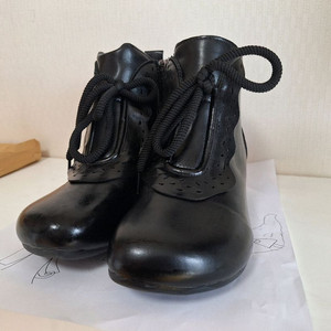 여성 기모구두2501번신어본 거의 새거입니다구두물약을