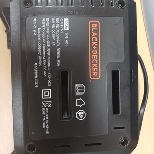 블랙앤데커 충전기 BDC2A (18V)