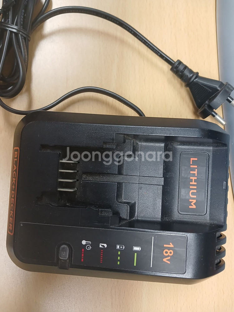 블랙앤데커 충전기 BDC2A (18V)--1