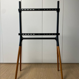 [EdgeM Arte] 이젤형 TV 스탠드 판매합니다.