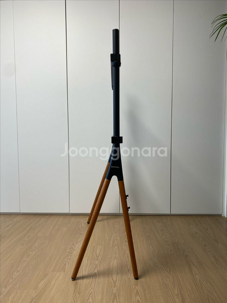 [EdgeM Arte] 이젤형 TV 스탠드 판매합니다.--1