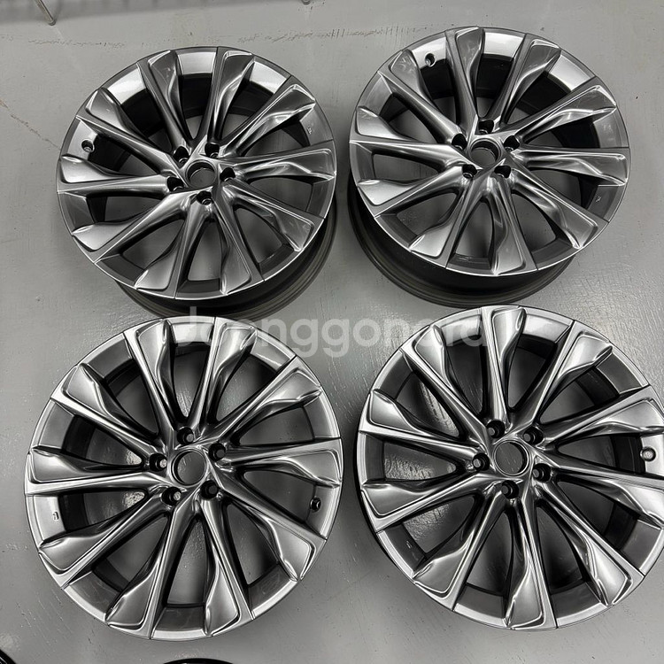 도요타 크라운 21인치 4짝 한대분 새상품급 팝니다--2