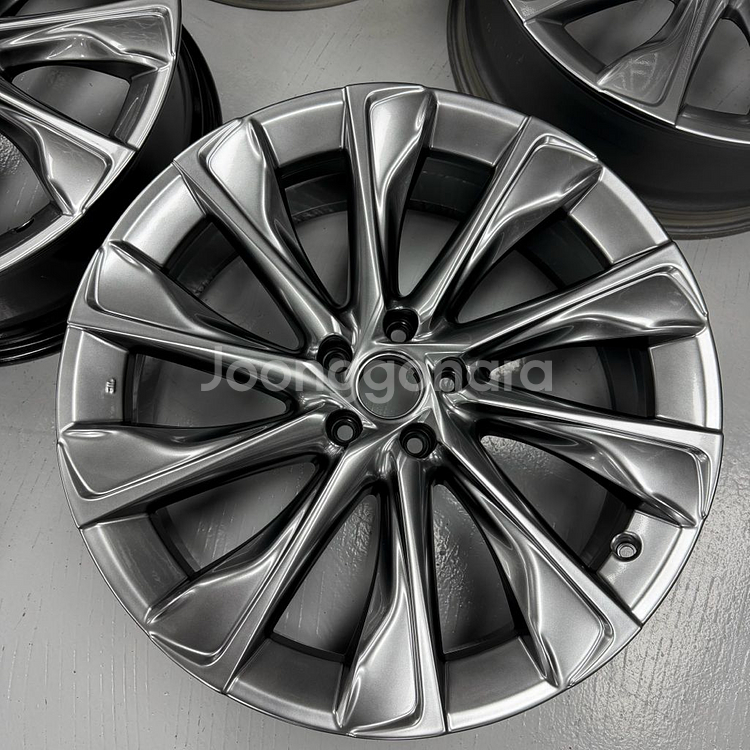 도요타 크라운 21인치 4짝 한대분 새상품급 팝니다--1