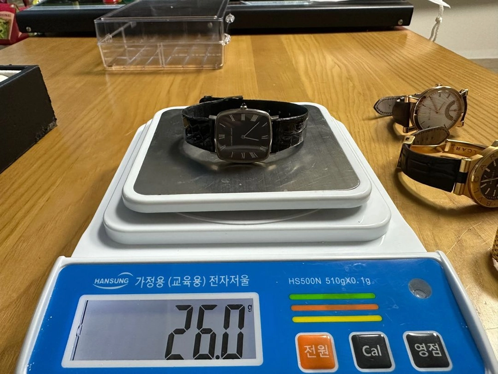 AP 오데마피게 사각 18k화이트골드 시계 팝니다 이미지