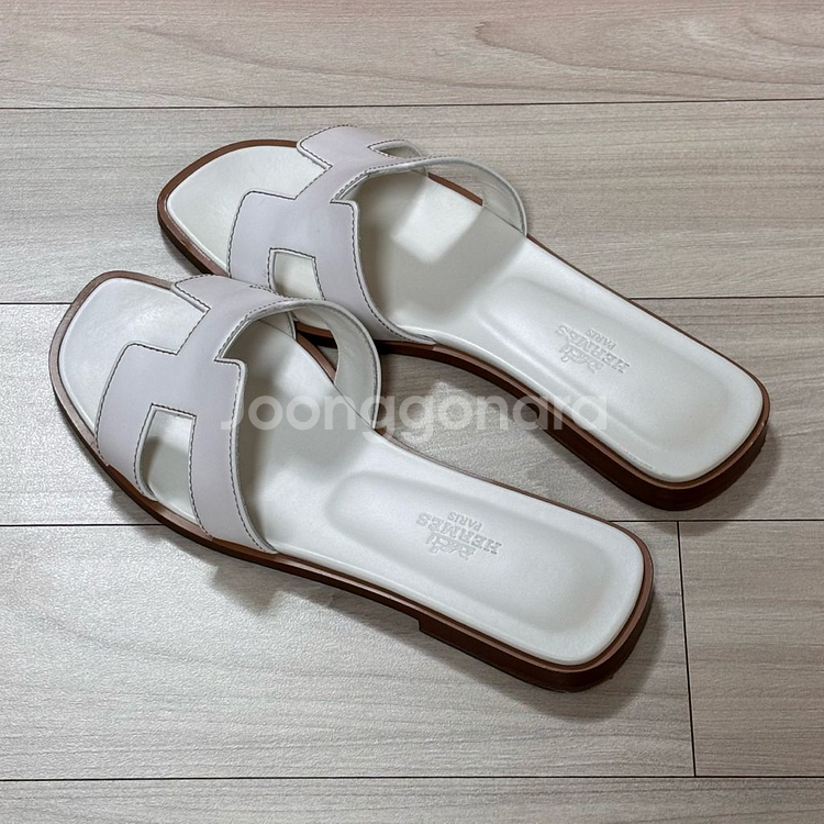 에르메스 오란 샌들 화이트 36.5--1