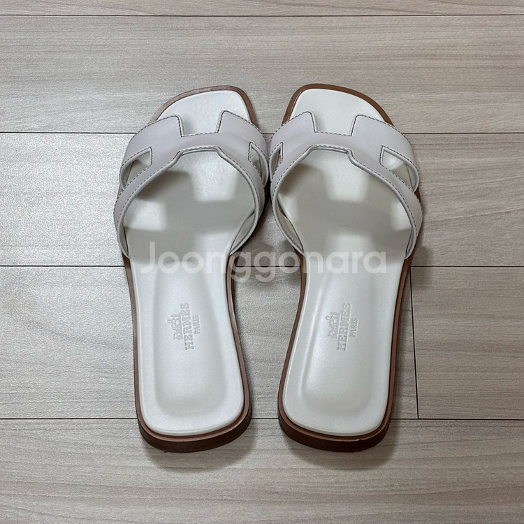 에르메스 오란 샌들 화이트 36.5--2