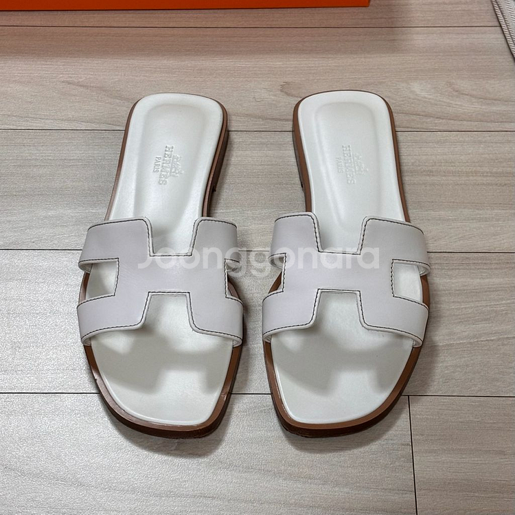 에르메스 오란 샌들 화이트 36.5--4