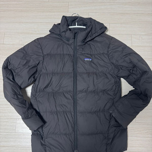 파타고니아 사일런트 다운 m 블랙