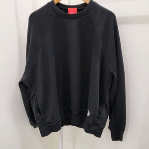 럭키슈에뜨 오버핏 맨투맨