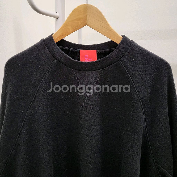 럭키슈에뜨 오버핏 맨투맨--2