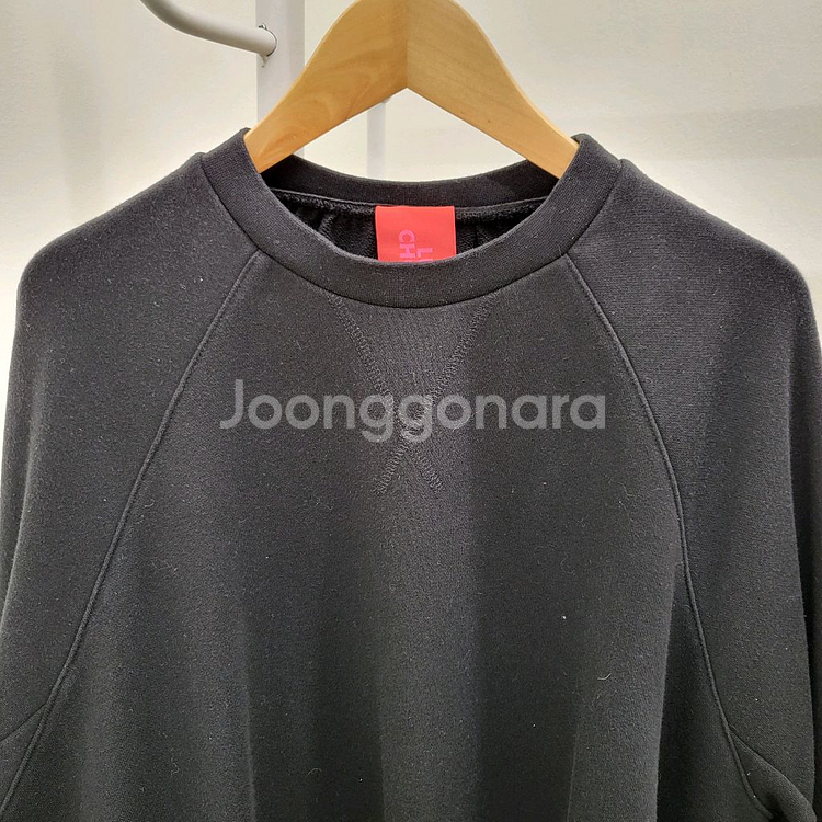 럭키슈에뜨 오버핏 맨투맨--1