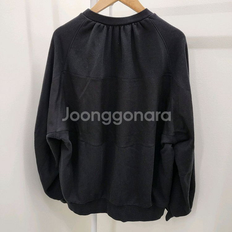 럭키슈에뜨 오버핏 맨투맨--5