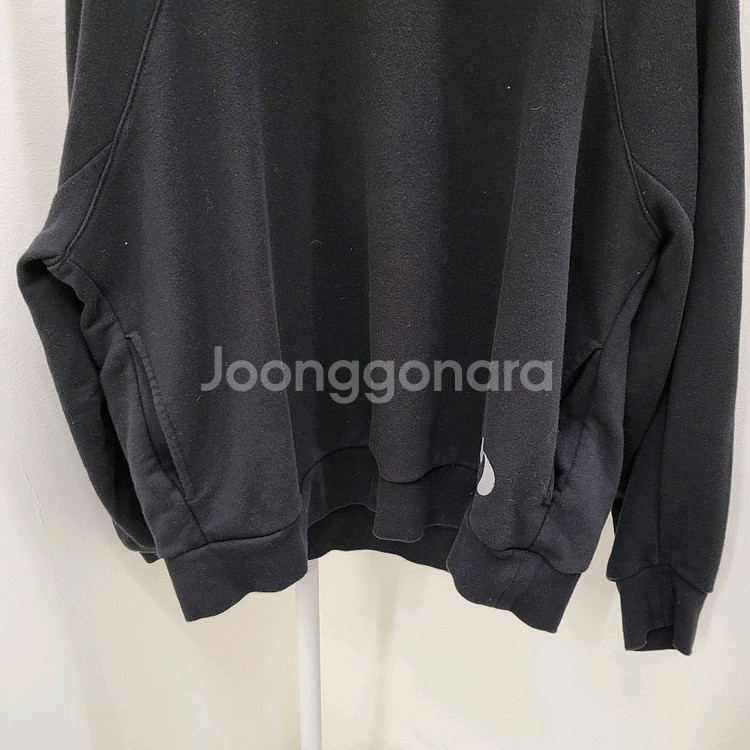 럭키슈에뜨 오버핏 맨투맨--3