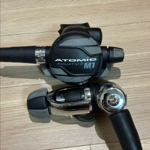 Atomic Aquatics M1 레귤레이터 세트