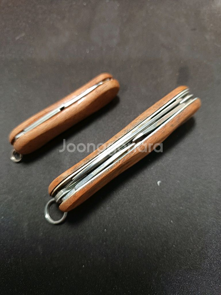 빅토리녹스 에볼루션10+ 웽거 에볼루션81 우드--5