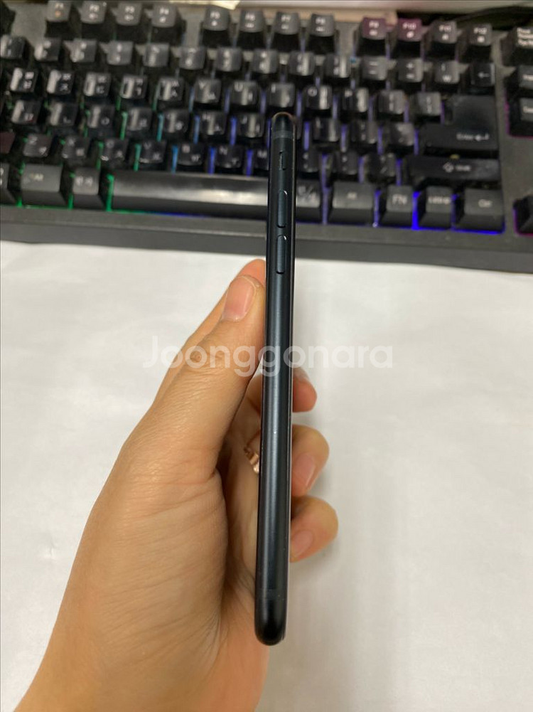 아이폰SE3 미드나잇 SS급 128GB 무잔상--4