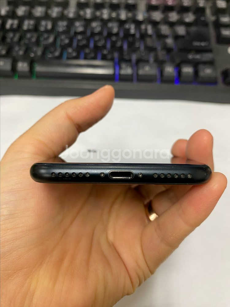 아이폰SE3 미드나잇 SS급 128GB 무잔상--6