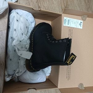 닥터마틴 1460 나파 레더 레이스업 부츠 블랙 230