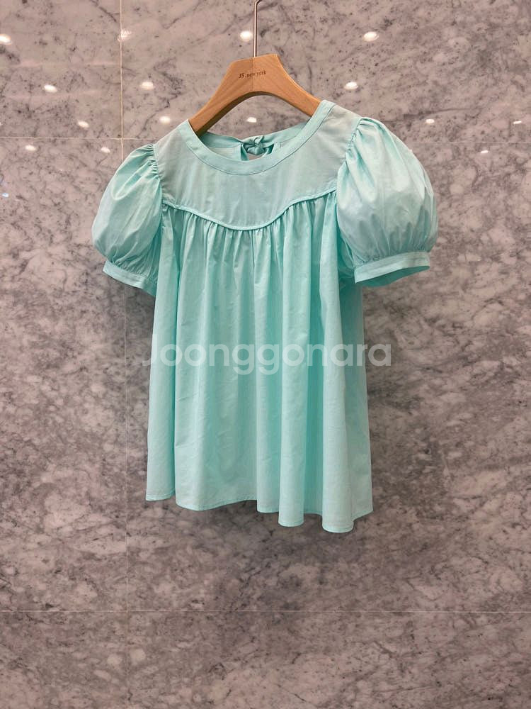 js뉴욕 민트 뒷리본 셔링 퍼프 블라우스 반팔 여름--1