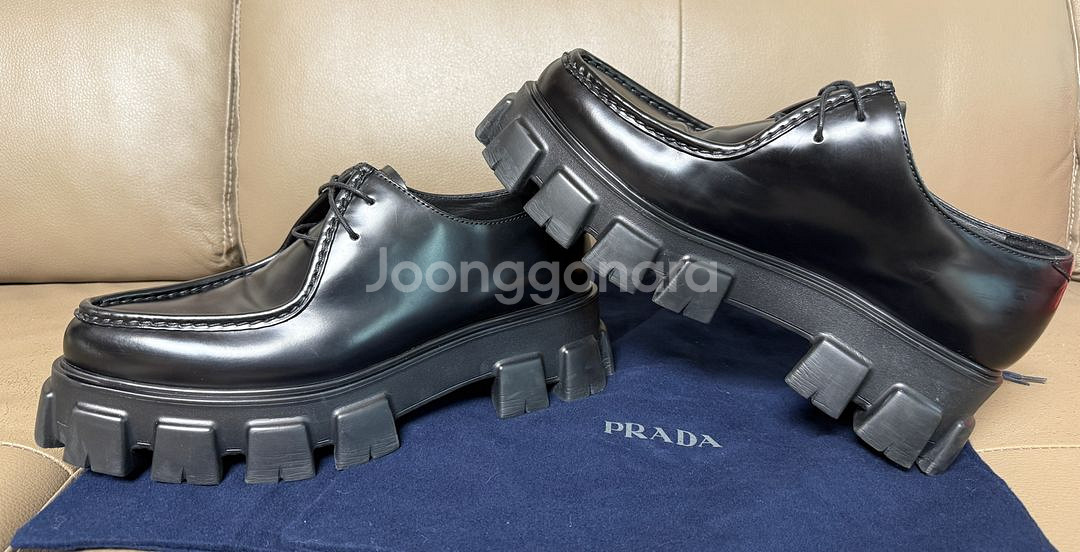 [38.5] 프라다 모놀리스 브러쉬드 레이스업 로퍼--2