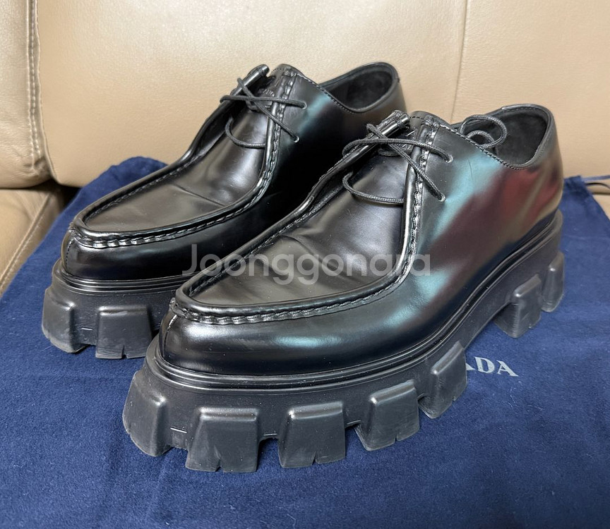 [38.5] 프라다 모놀리스 브러쉬드 레이스업 로퍼--0