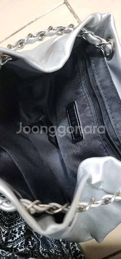 아노에틱 실버 체인백팩 스몰 펜디 반지갑--5