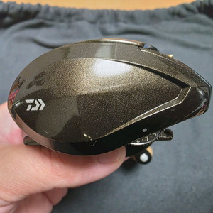 다이와 실버크릭 스트림 커스텀 베이트릴 팝니다.