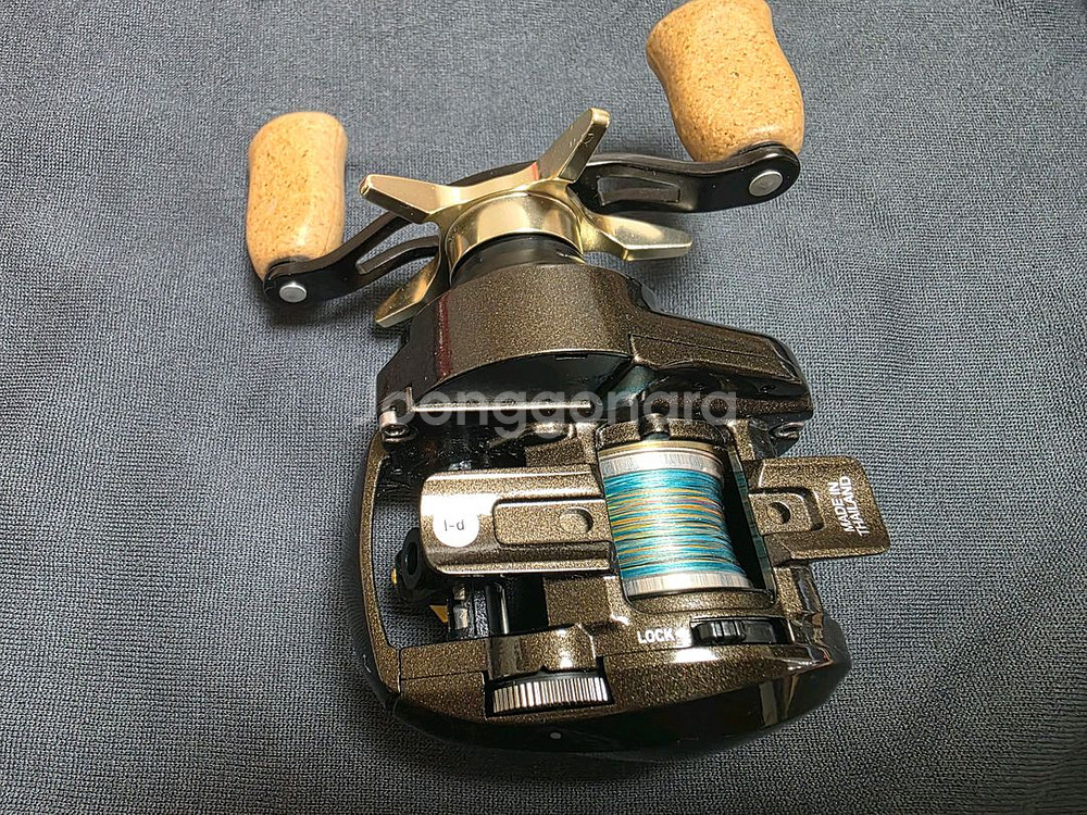 다이와 실버크릭 스트림 커스텀 베이트릴 팝니다.--1