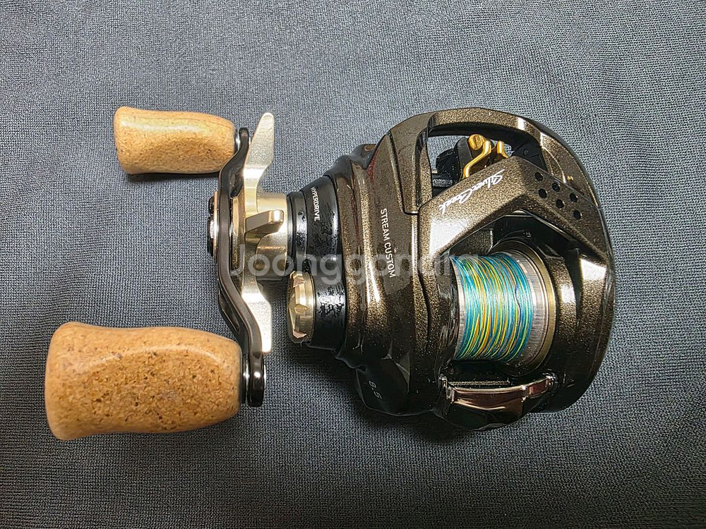 다이와 실버크릭 스트림 커스텀 베이트릴 팝니다.--2