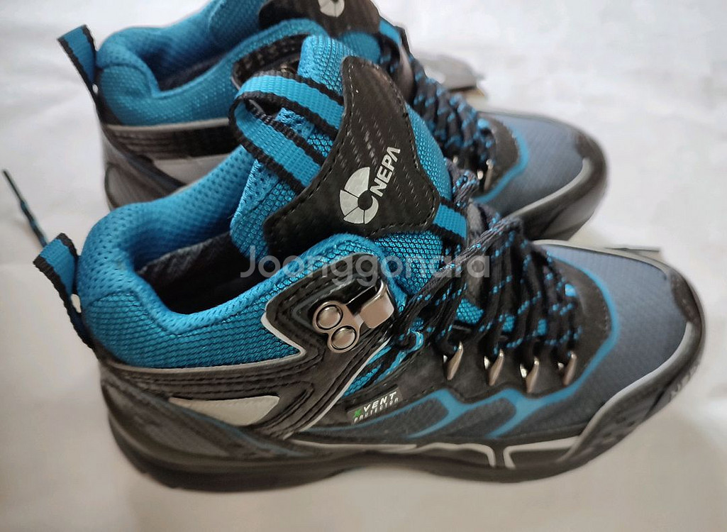 네파등산화(240)--2