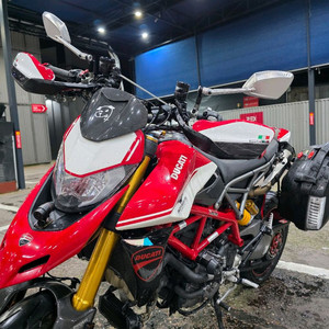 20년 하이퍼모타드 950sp 팝니다 (구변초완전풀옵션