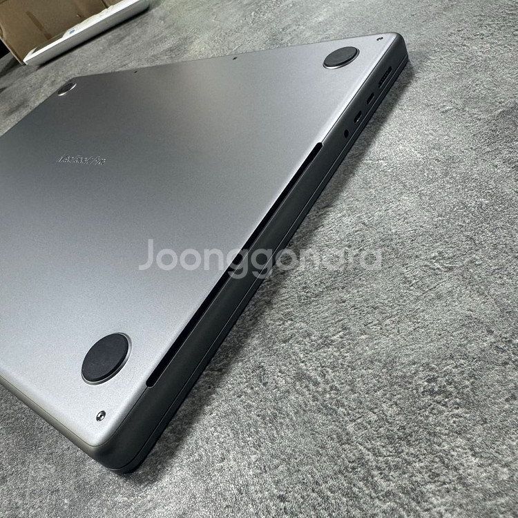 MacBook M1 MAX A2485 판매합니다.--2