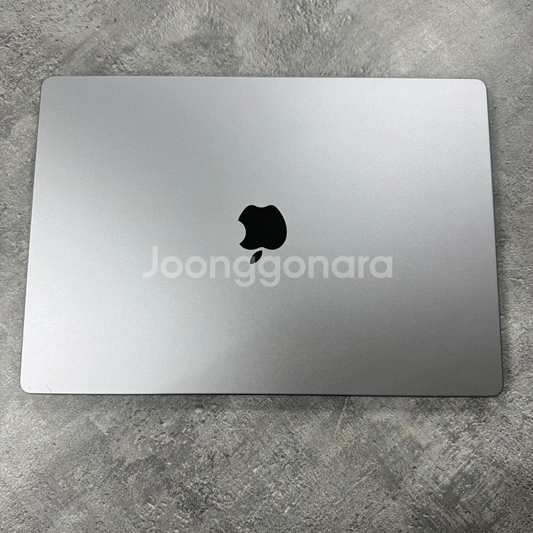 MacBook M1 MAX A2485 판매합니다.--3