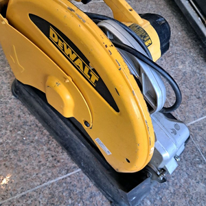 디월트 금속절단기