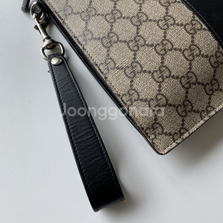 구찌 GG 수프림 클러치--2