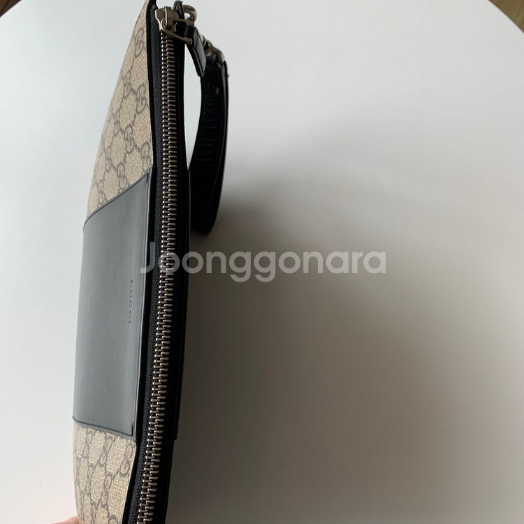 구찌 GG 수프림 클러치--9