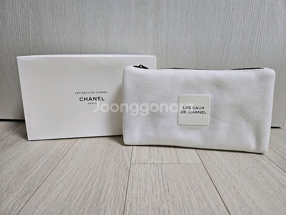 정품) 샤넬 화이트 파우치 (코스메틱)--0