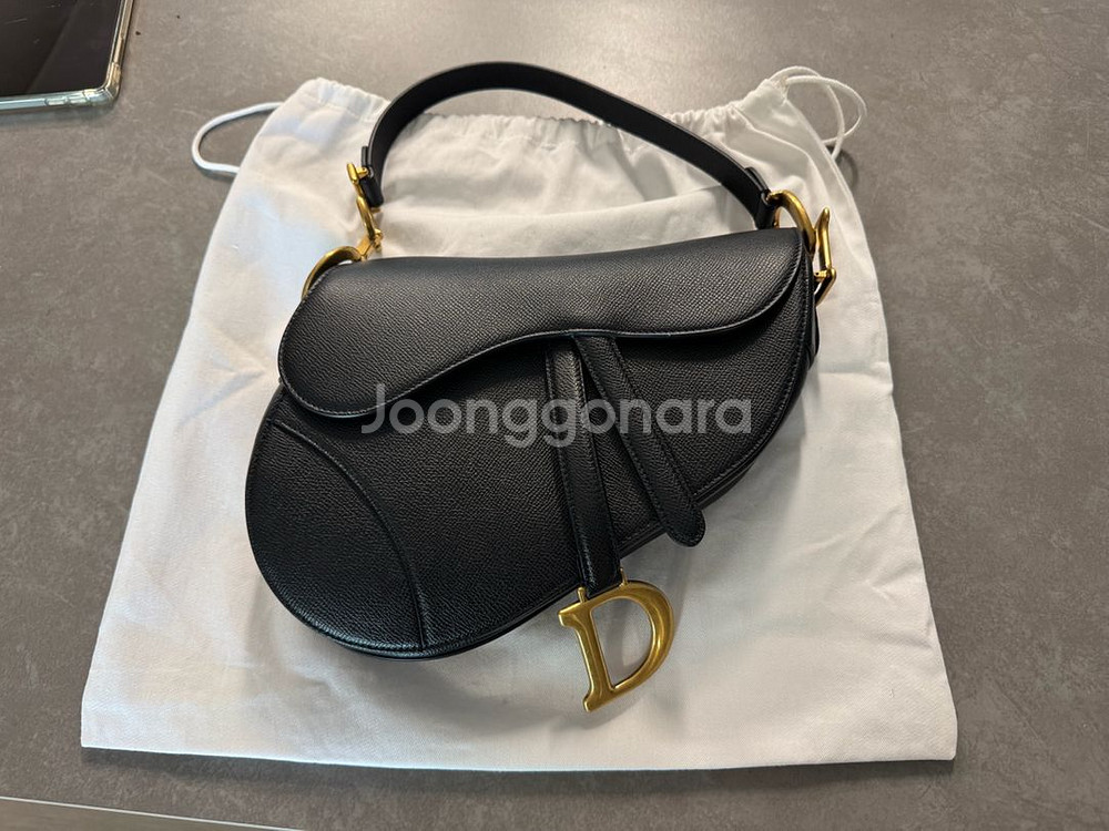 디올 새들백 미듐 카프스킨 상태좋음--0