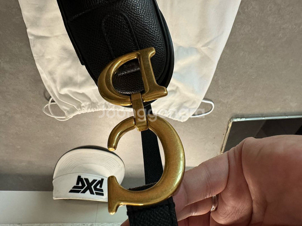 디올 새들백 미듐 카프스킨 상태좋음--1