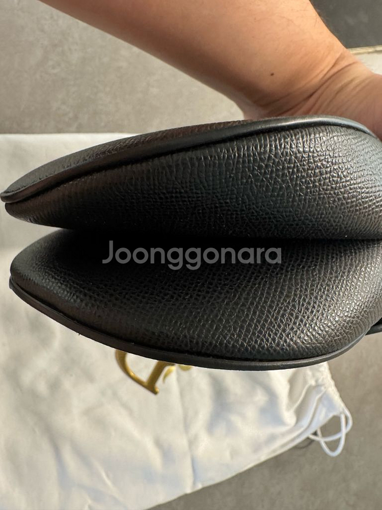 디올 새들백 미듐 카프스킨 상태좋음--4