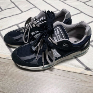 991v2 네이비 275 팝니다.