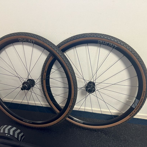 헌트x메이슨 알루미늄 700c 사이즈 그래블 휠셋[판매