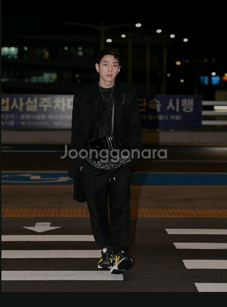 디올 스니커즈(새상품급)B24운동화신발구찌루이비통나이키--2