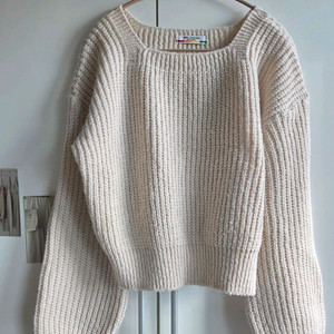 스퀘어넥 니트 베이지